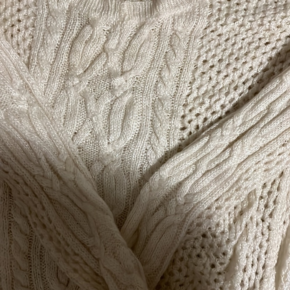Small cream color sweater - Picture 3 of 3